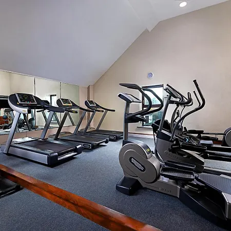 Conference And Leisure Centre Galway 4*