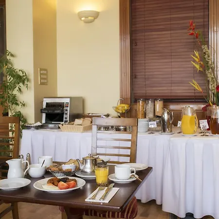 Hotel Conference And Leisure Centre Galway 4*
